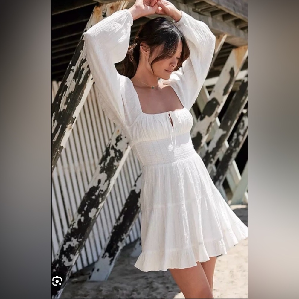 L’SPACE Cassidy dress White Long Sleeve Mini Dress